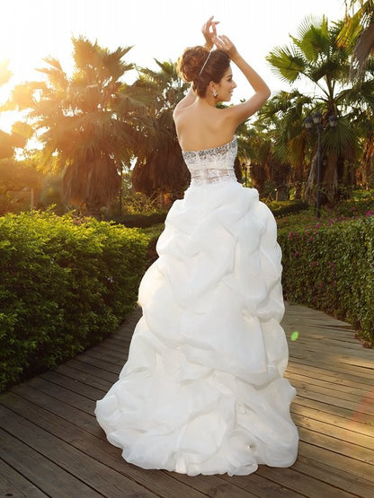 Wedding Dresses A-Line/Princess Sweetheart Beading Sleeveless High Low