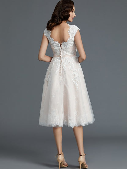 Princess Sleeveless Knee-Length Tulle Wedding Dresses