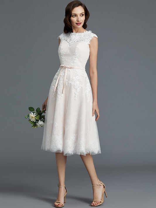 Princess Sleeveless Knee-Length Tulle Wedding Dresses