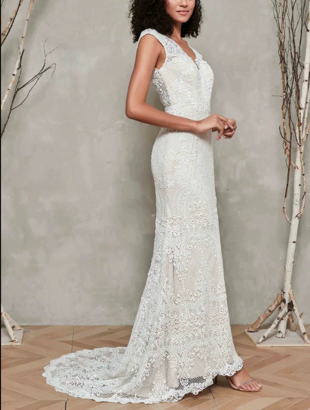 New Pattern Wedding Dress Lace Open Back with Sweep Train Fall November December Wedding