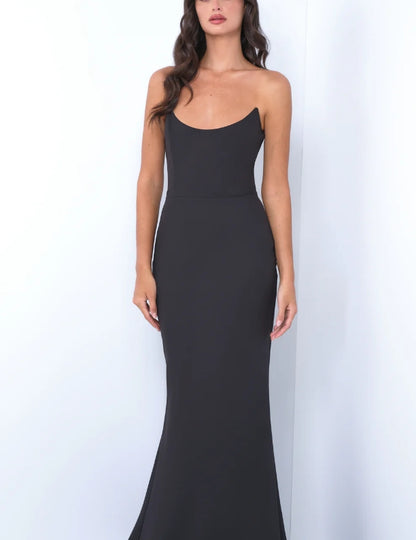 Evening Dress Front Back Scoop Neckline Sleek Fitted Silhouette Floor-Length Black Formal Dress