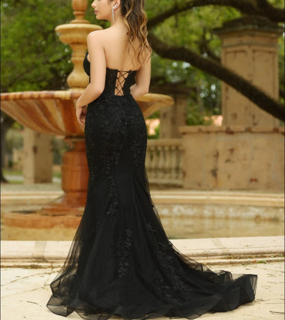 Evening Dress Sweetheart Neckline Open Back Length Floor length Applique Beaded Lace Tulle Black Formal Dress