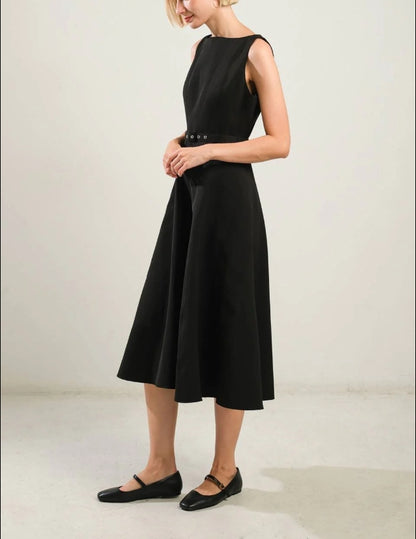 Evening Dress Featuring Boat Neckline Sleeveless Full Skirt Self Belt Side Pocket Elegant Black Formal Dress