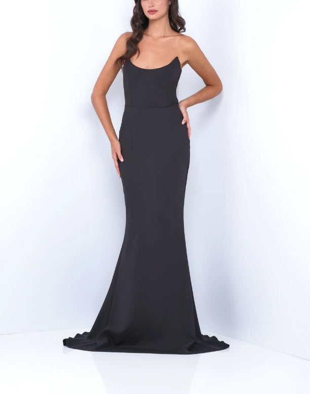 Evening Dress Front Back Scoop Neckline Sleek Fitted Silhouette Floor-Length Black Formal Dress