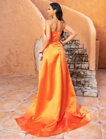 A-Line Evening Gown Celebrity Style Dress Formal Sweep / Brush Train Sleeveless V Neck Satin with Crystals Slit