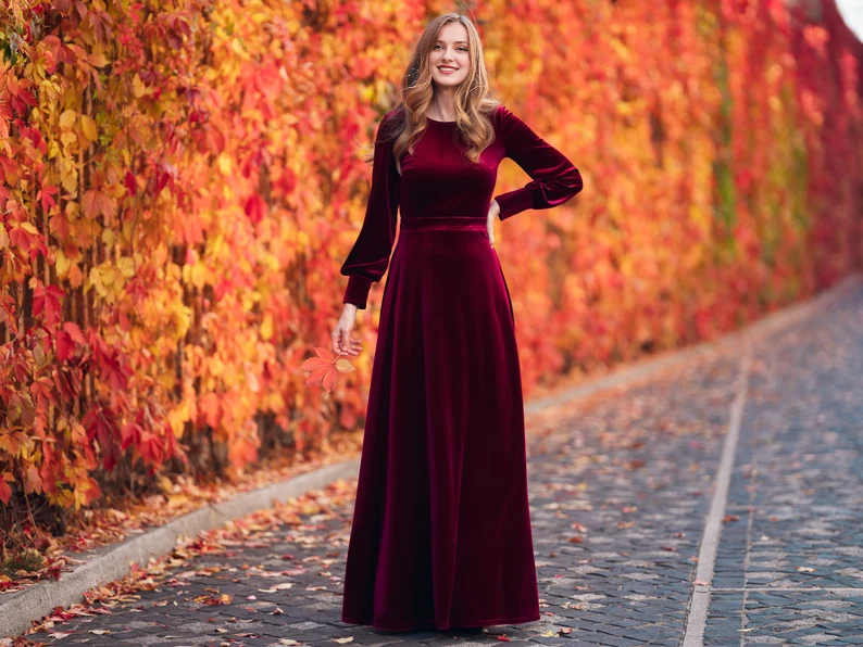 Long sleeves Round Neck Velvet Dress Simple Atmosphere Autumn Winter Bridesmaid Dress