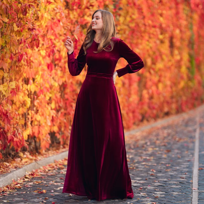 Long sleeves Round Neck Velvet Dress Simple Atmosphere Autumn Winter Bridesmaid Dress