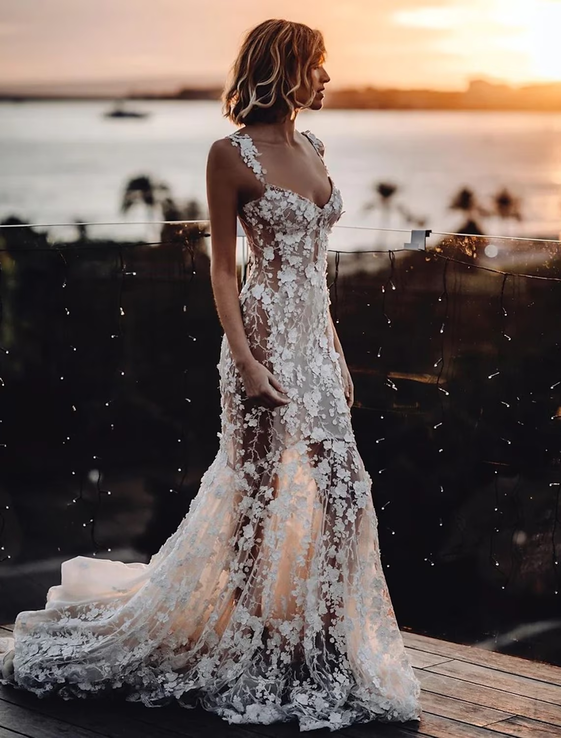 Beach Sexy Boho Wedding Dresses Court Train Sheath / Column Sleeveless V Neck Lace With Appliques