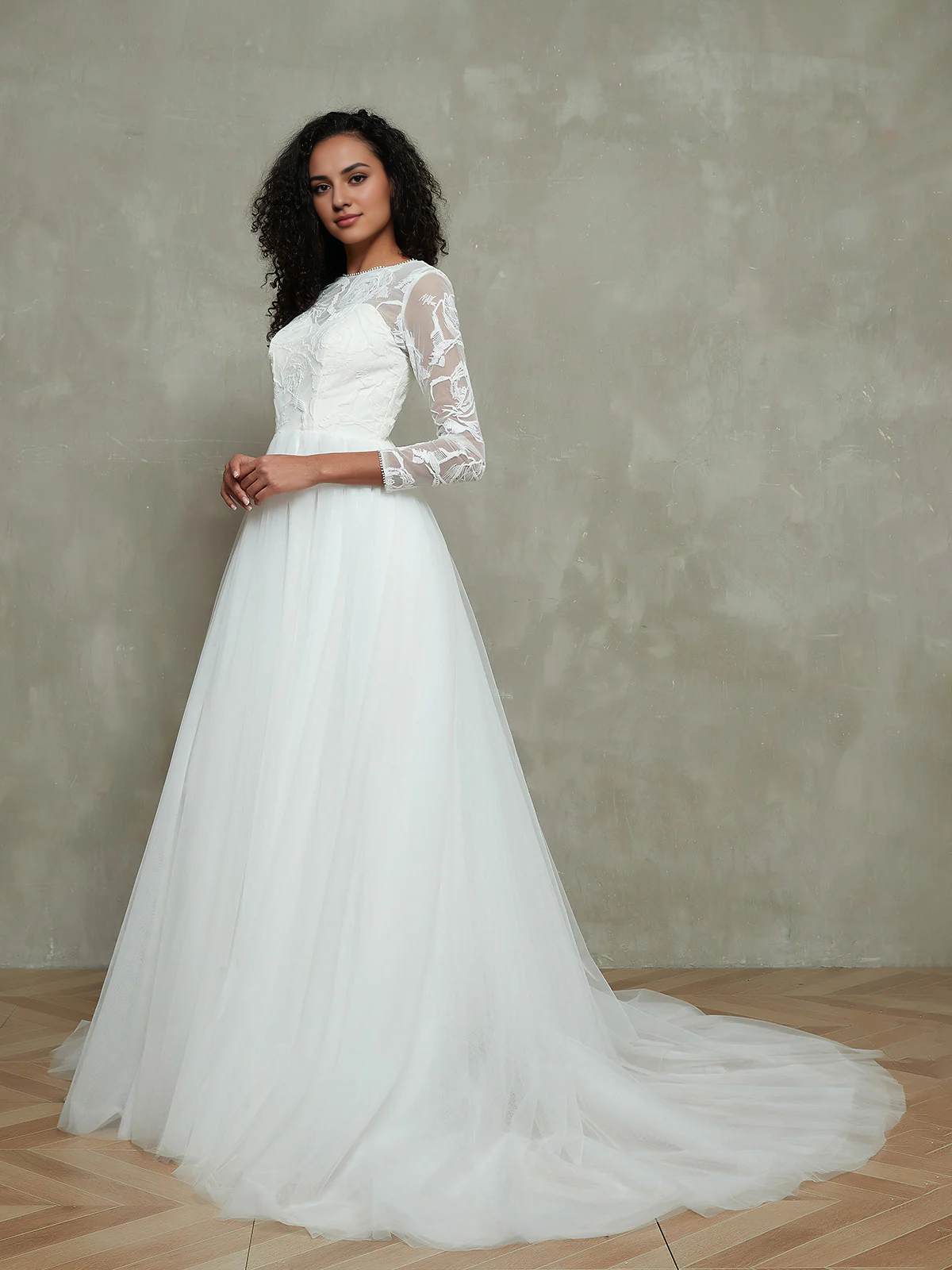 Wedding Dresses Bead string Illusion Neck Lace Top  Long Sleeves Tulle Skirt Formal Dresses