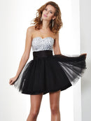 A-Line/Princess Sweetheart Beading Sleeveless Short Organza Homecoming Dresses