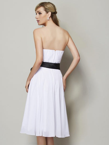 A-Line/Princess Strapless Sleeveless Sash/Ribbon/Belt Short Chiffon Bridesmaid Dresses