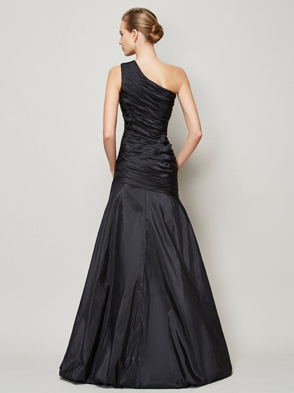 A-Line/Princess One-Shoulder Sleeveless Pleats Long Taffeta Bridesmaid Dresses