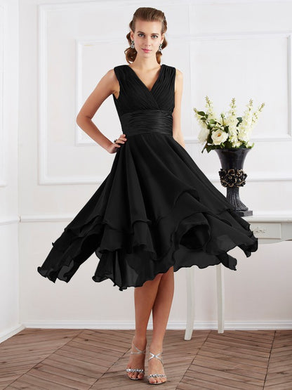 A-Line/Princess V-neck Short Sleeves Pleats Short Chiffon Bridesmaid Dresses