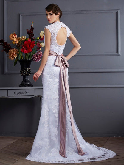 Trumpet/Mermaid Sleeveless Applique Long Satin Wedding Dresses