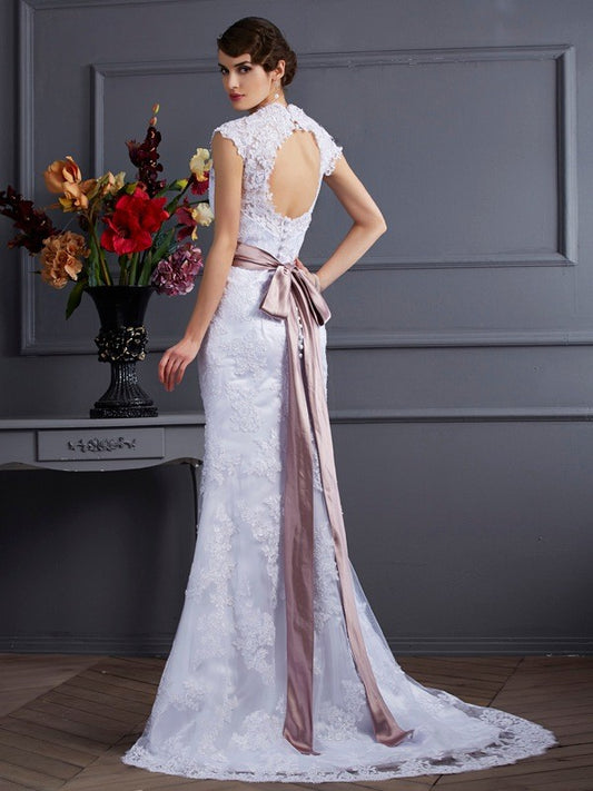 Trumpet/Mermaid Sleeveless Applique Long Satin Wedding Dresses