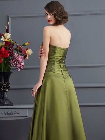 A-Line/Princess Strapless Sleeveless Beading Long Taffeta Mother of the Bride Dresses