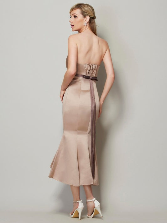 Sheath/Column Strapless Sleeveless Sash/Ribbon/Belt Short Satin Dresses