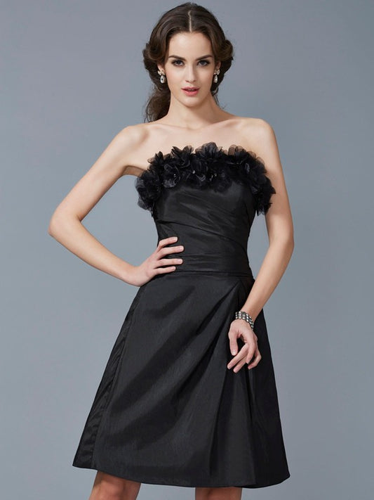 Sheath/Column Strapless Sleeveless Hand-Made Flower Short Taffeta Bridesmaid Dresses