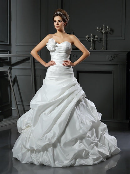 Ball Gown Sweetheart Hand-Made Flower Sleeveless Long Taffeta Wedding Dresses