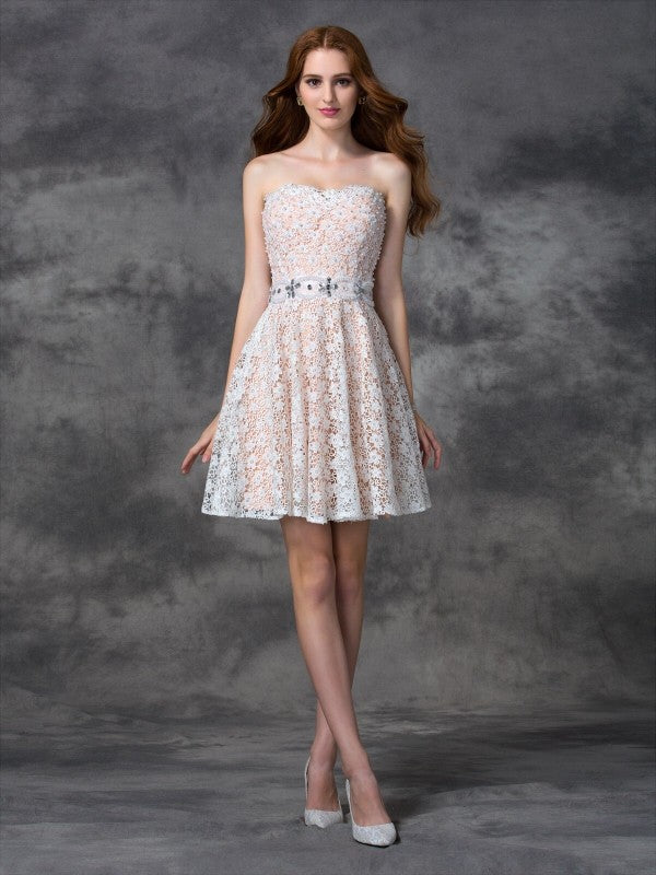 A-line/Princess Sweetheart Lace Sleeveless Short Lace Cocktail Dresses