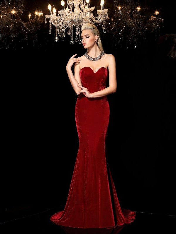 Sheath/Column Sweetheart Sleeveless Long Velvet Dresses