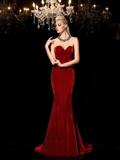 Sheath/Column Sweetheart Sleeveless Long Velvet Dresses