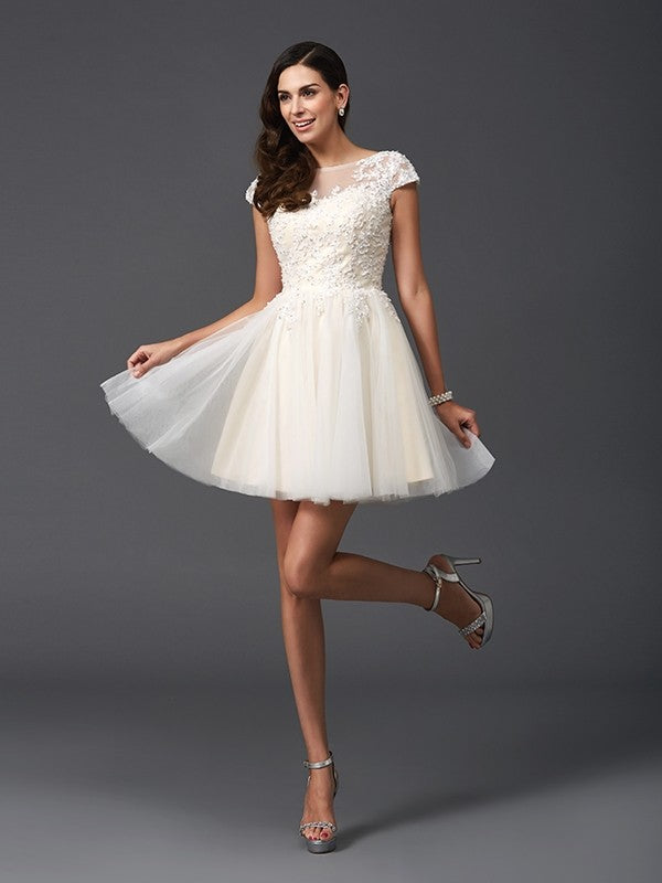 A-Line/Princess Scoop Applique Short Sleeves Short Satin Dresses