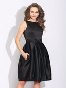 A-Line/Princess Bateau Bowknot Sleeveless Short Satin Dresses