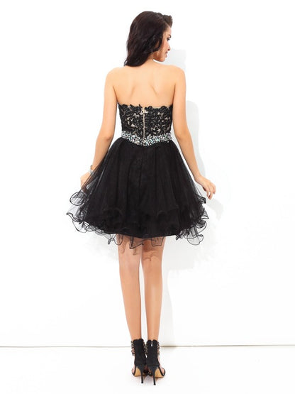 A-Line/Princess Sweetheart Applique Sleeveless Short Satin Cocktail Dresses