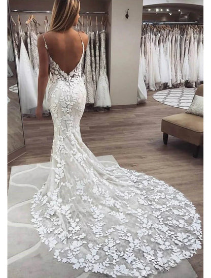 Beach Wedding Dresses Camisole V Neck Spaghetti Strap Chapel Train Lace Bridal Gowns