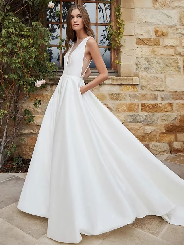 Sexy Wedding Dresses Chapel Train Ball Gown Sleeveless V Neck Cotton Bridal Suits With Pocket Solid Color