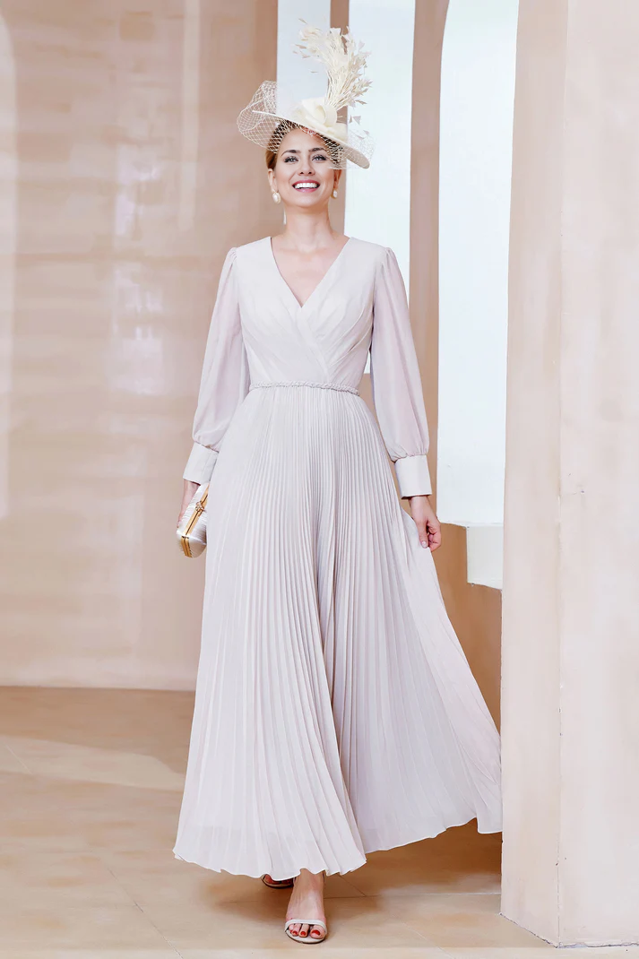 Fall November December Wedding Guest Dress V-Neck Long Sleeves Pleated Long Dress Mother of the Groom/Bride Dresses