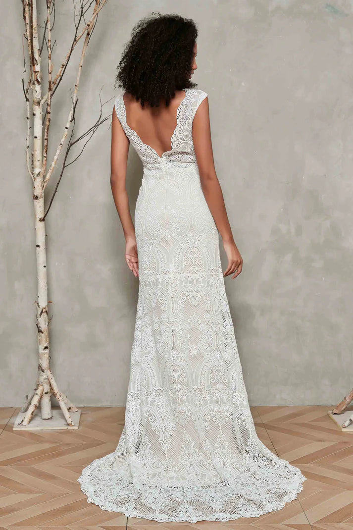 New Pattern Wedding Dress Lace Open Back with Sweep Train Fall November December Wedding