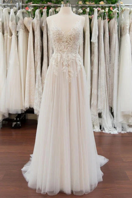 Lovely Lace Sleeveless Long Chiffon Beach Wedding Dresses