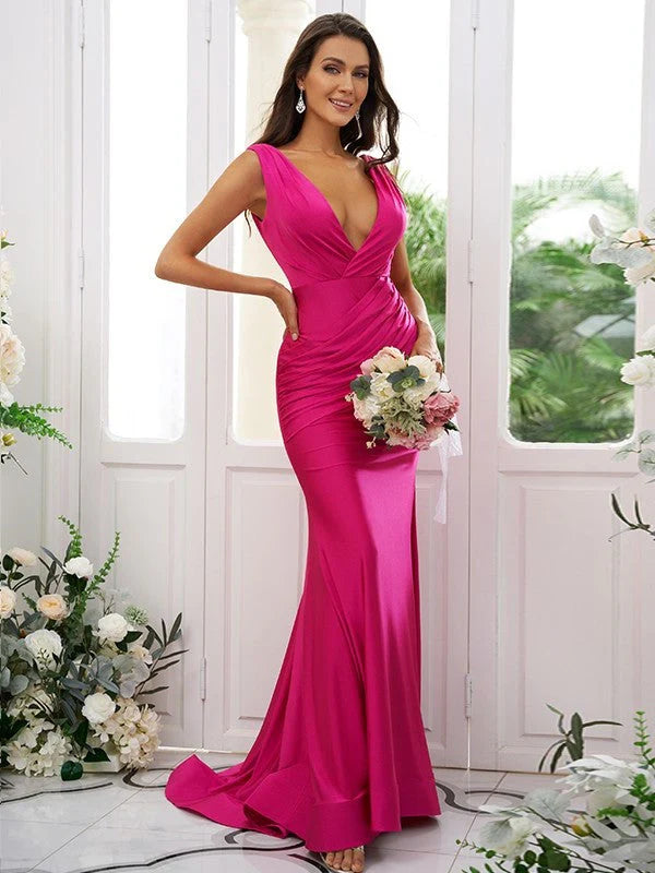 Bridesmaid Dresses Sexy Mermaid V Neck Backless Ruched