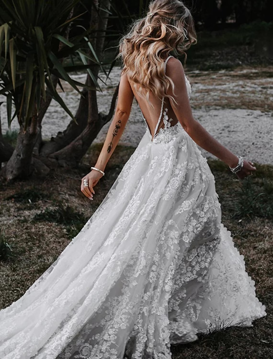 Beach Sexy Boho Wedding Dresses Court Train Sheath / Column Sleeveless Spaghetti Strap Lace With Appliques Split Front