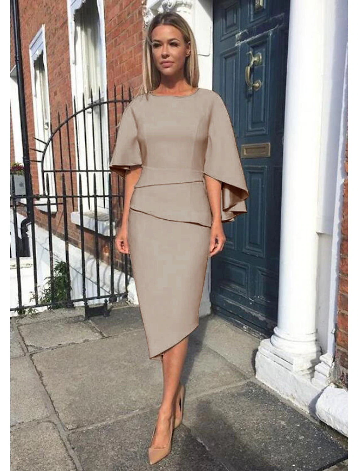 Sheath / Column Mother of the Bride Dress Fall Wedding Guest Simple Plus Size Elegant Jewel Neck Asymmetrical Knee Length Charmeuse Half Sleeve with Tier