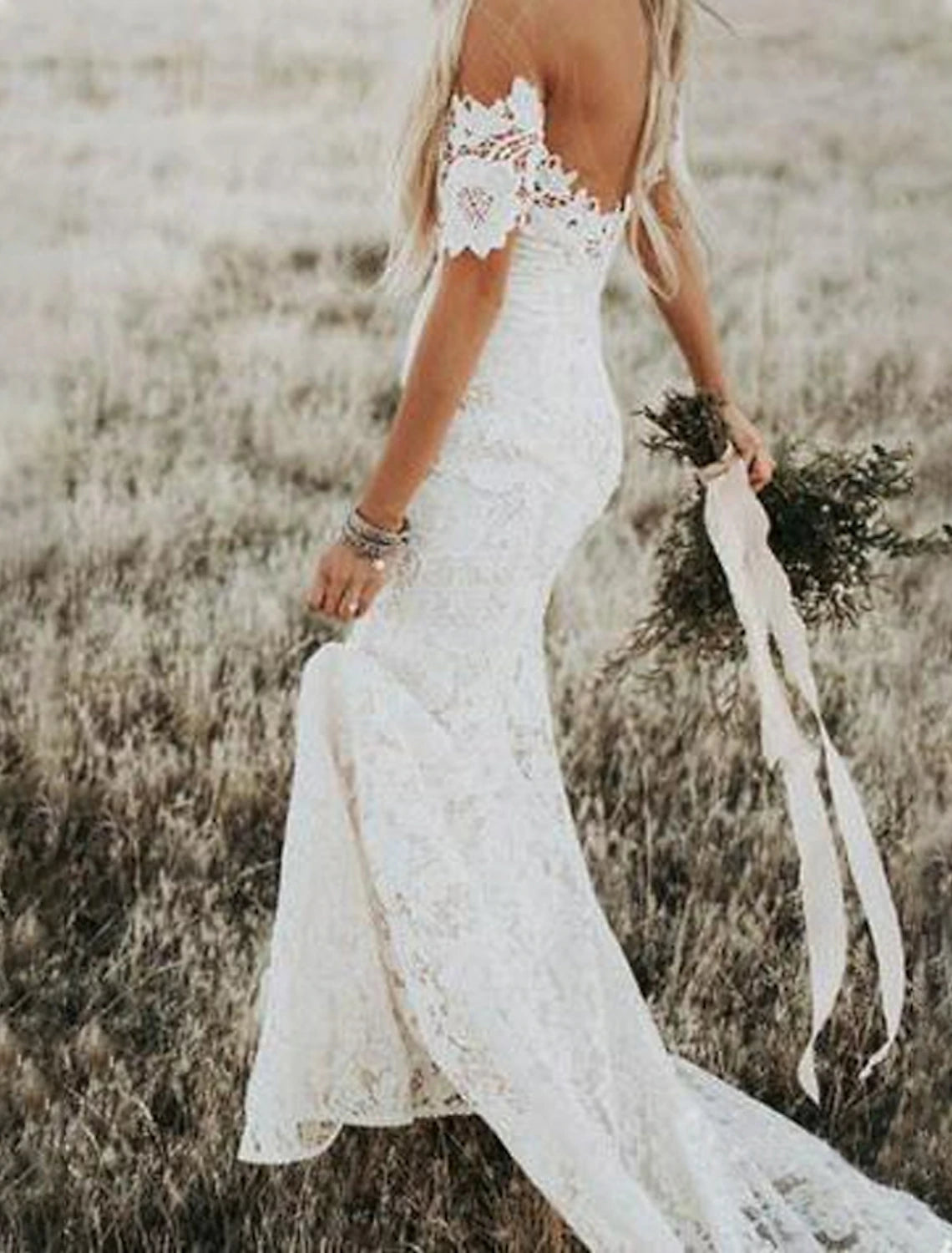 Beach Boho Wedding Dresses Mermaid / Trumpet Off Shoulder Cap Sleeve Chapel Train Lace Bridal Gowns With Appliques Solid Color