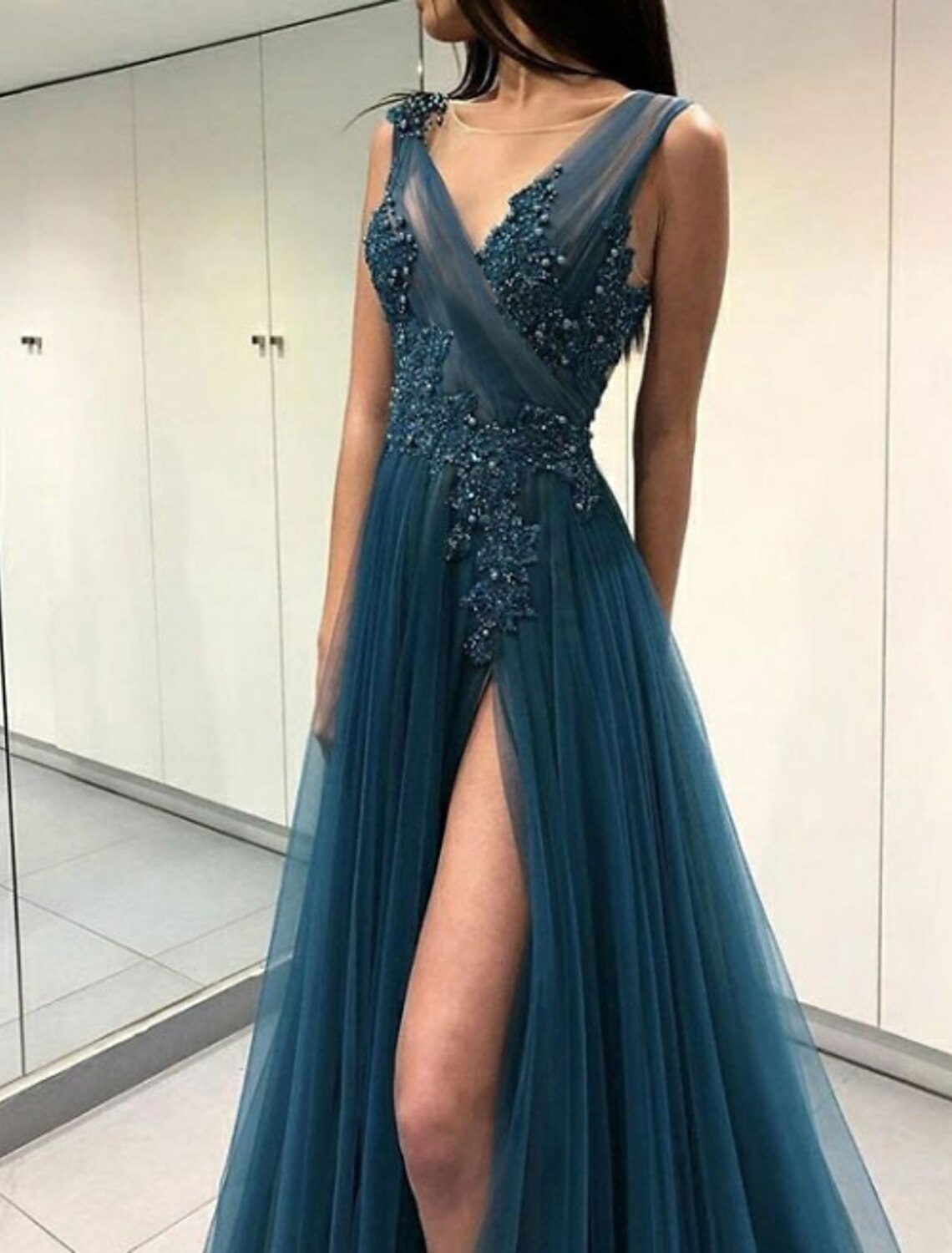 A-Line Open Back Prom Formal Evening Dress Plunging Neck Sleeveless Floor Length Tulle with Beading Appliques Split Front