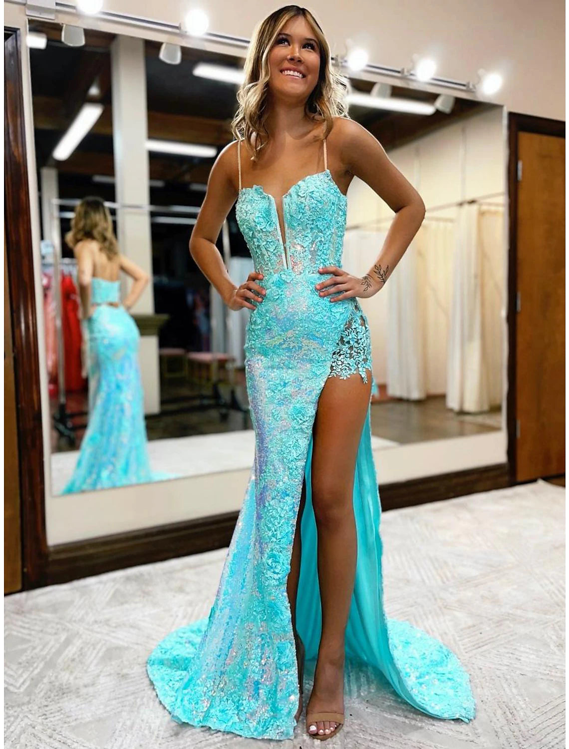 Mermaid / Trumpet Prom Dresses High Split Dress Formal Wedding Party Court Train Sleeveless V Neck Sequined with Slit Appliques