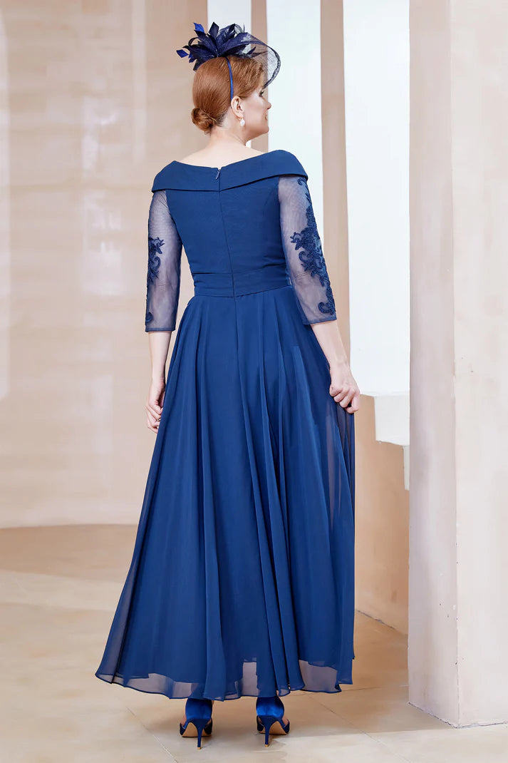 Fall November December Wedding Guest Dress  A-Line V-Neck Lace Applique Chiffon Dress Mother of the Groom / Bride Dresses