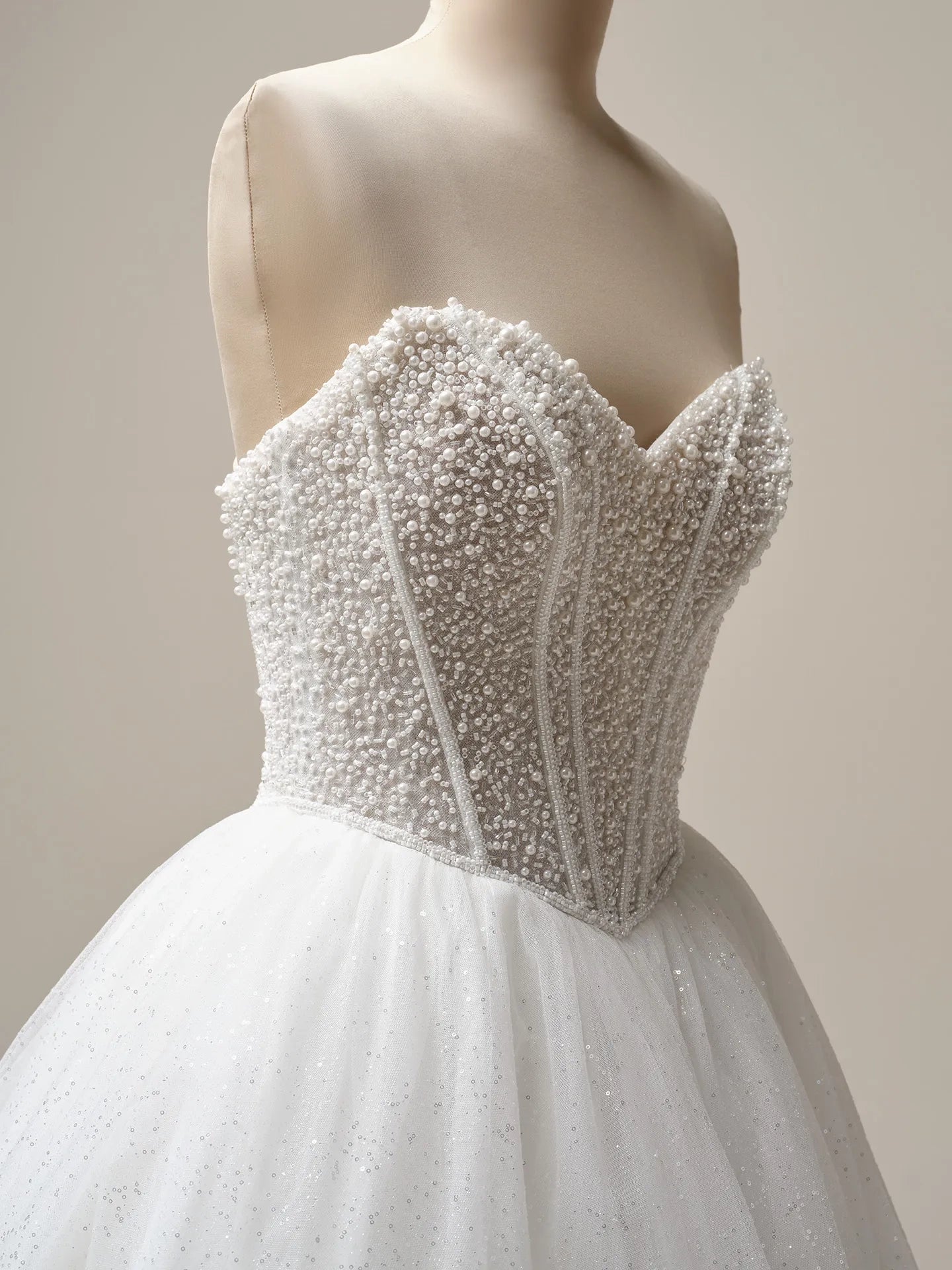 Wedding Dress Off-the-Shoulder Sleeveless Strapless Beaded Luxury Bridal Gown Formal Wear Dress
