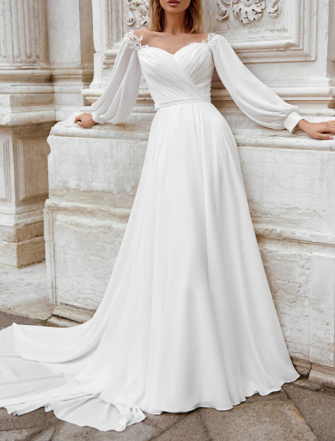 Beach Fall Wedding Dresses A-Line Off Shoulder Long Sleeve Court Train Chiffon Bridal Gowns With Appliques Solid Color