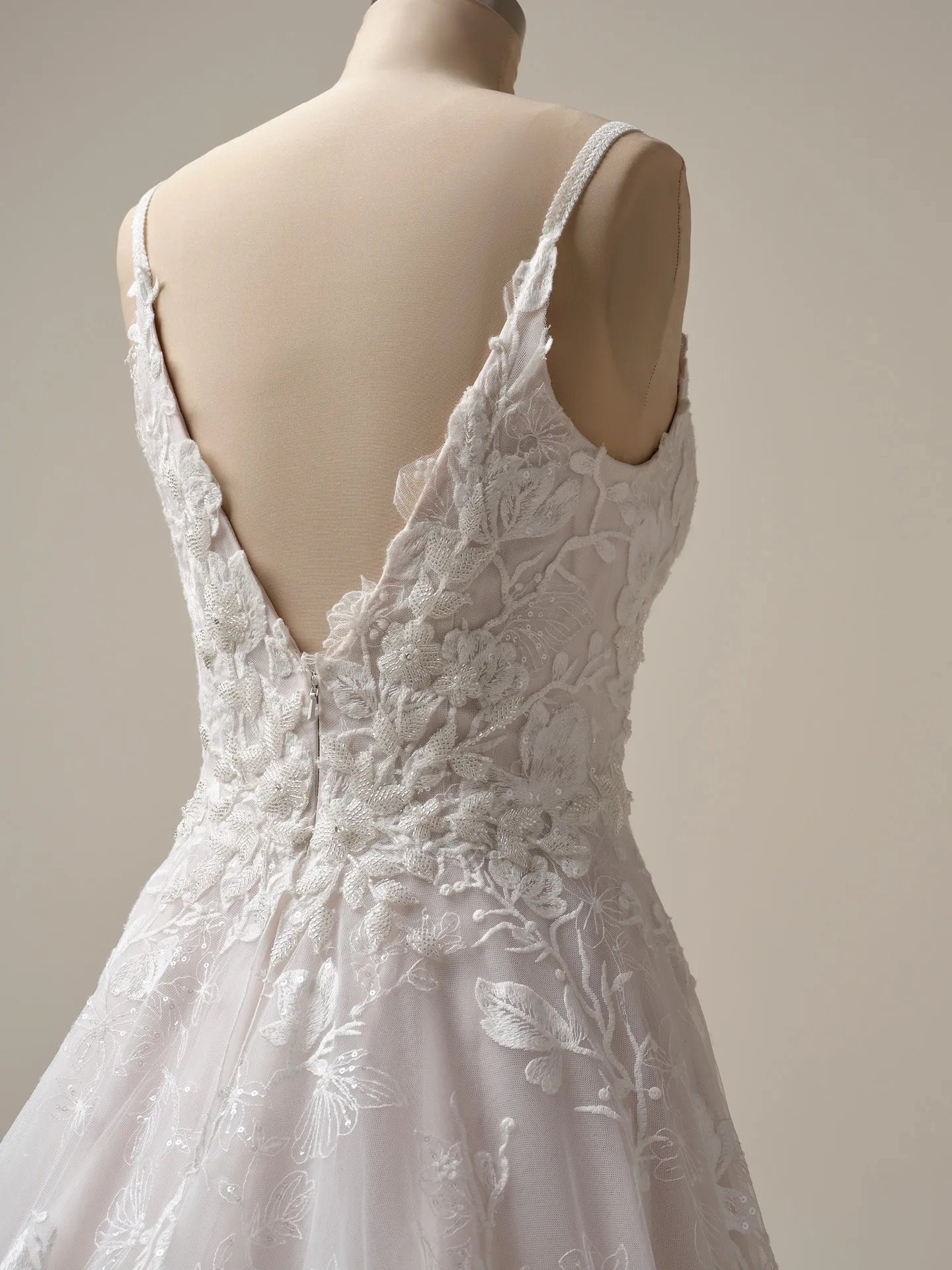 Wedding Dress A-Line V-Neck Sleeveless Spaghetti Straps Beaded Floral Lace Tulle Bridal Gown Formal Wear Dress