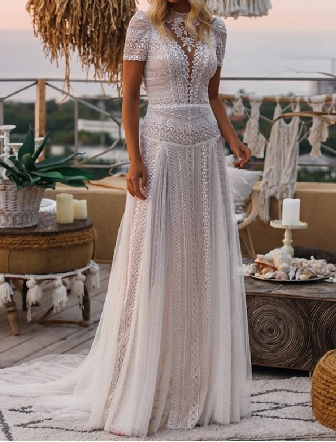 Beach Boho Wedding Dresses A-Line Illusion Neck Short Sleeve Court Train Lace Outdoor Bridal Gowns With Appliques