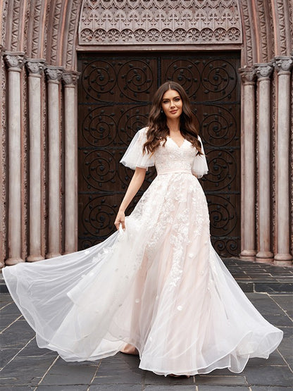 A-Line/Princess Tulle Applique V-neck 1/2 Sleeves Court Train Wedding Dresses