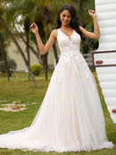 A-Line/Princess Tulle Lace V-neck Sleeveless Court Train Wedding Dresses