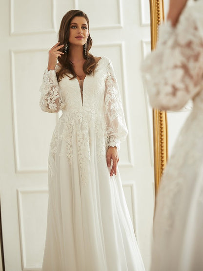 A-Line/Princess Tulle Lace V-neck Long Sleeves Court Train Wedding Dresses