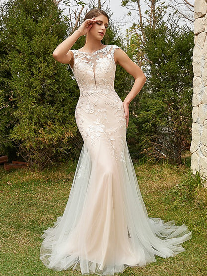 Sheath/Column Tulle Lace Scoop Sleeveless Court Train Wedding Dresses