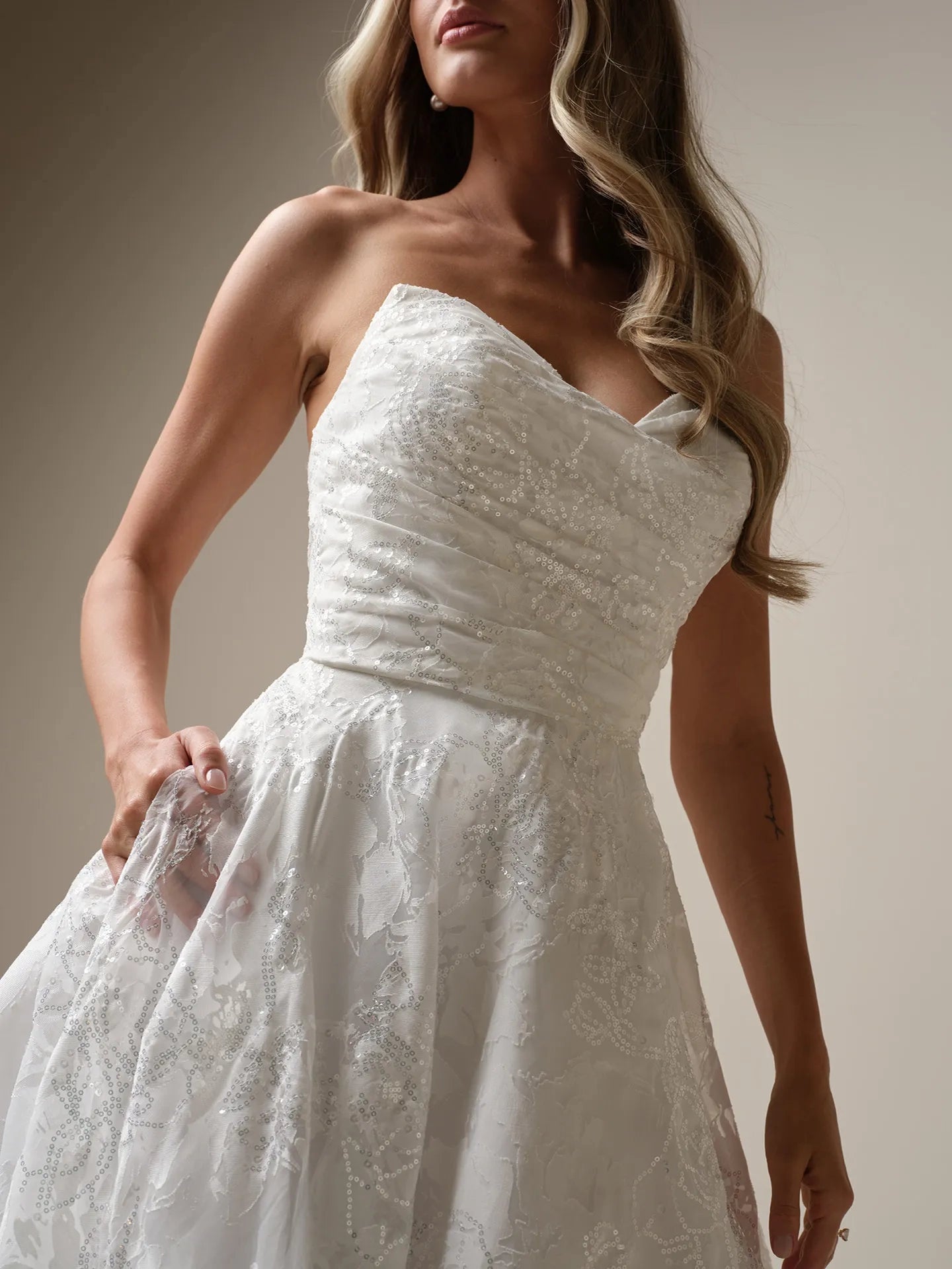 Wedding Dress A-Line Strapless Sweetheart Neckline Sleeveless Bridal Gown Formal Wear Dress